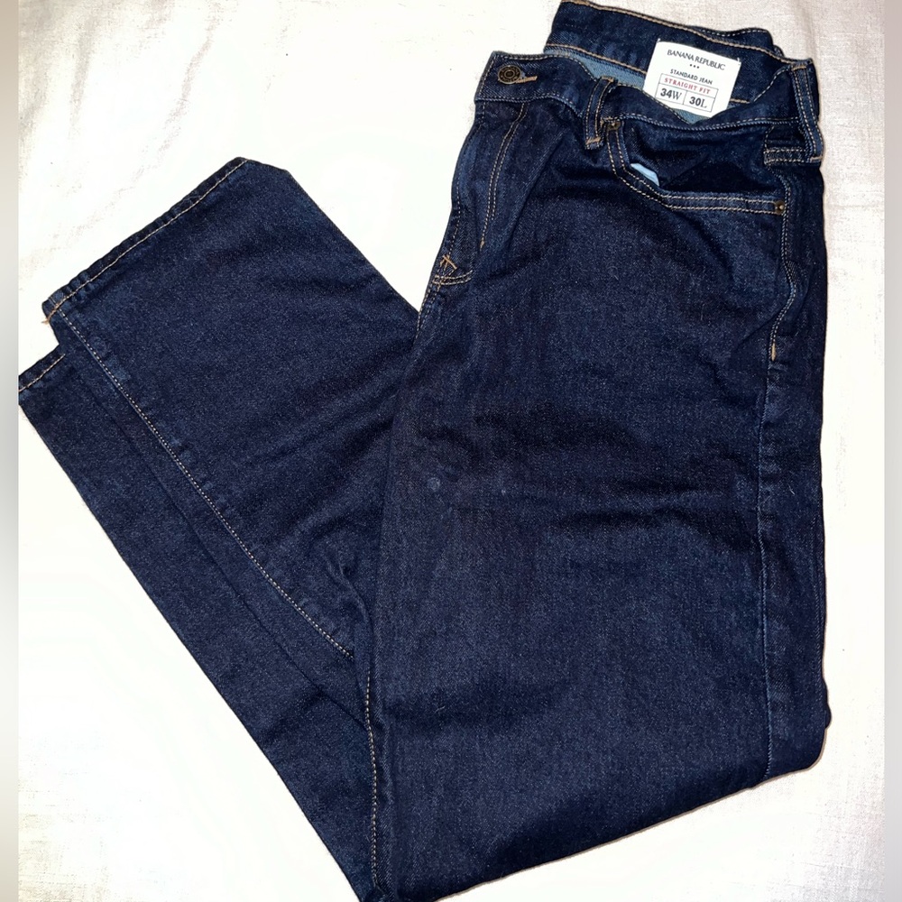 Banana Republic Standard Fit Straight Jean 34W 30L.